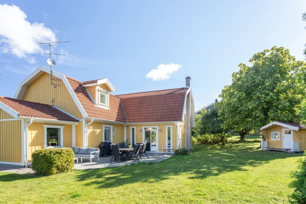 Byte av ytter & innertak. Häggeby, Vreta